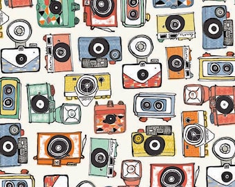 Cameras Retro Camera Cotton Fabric from the Vacation Collection by Makower per fat quarter and per metre