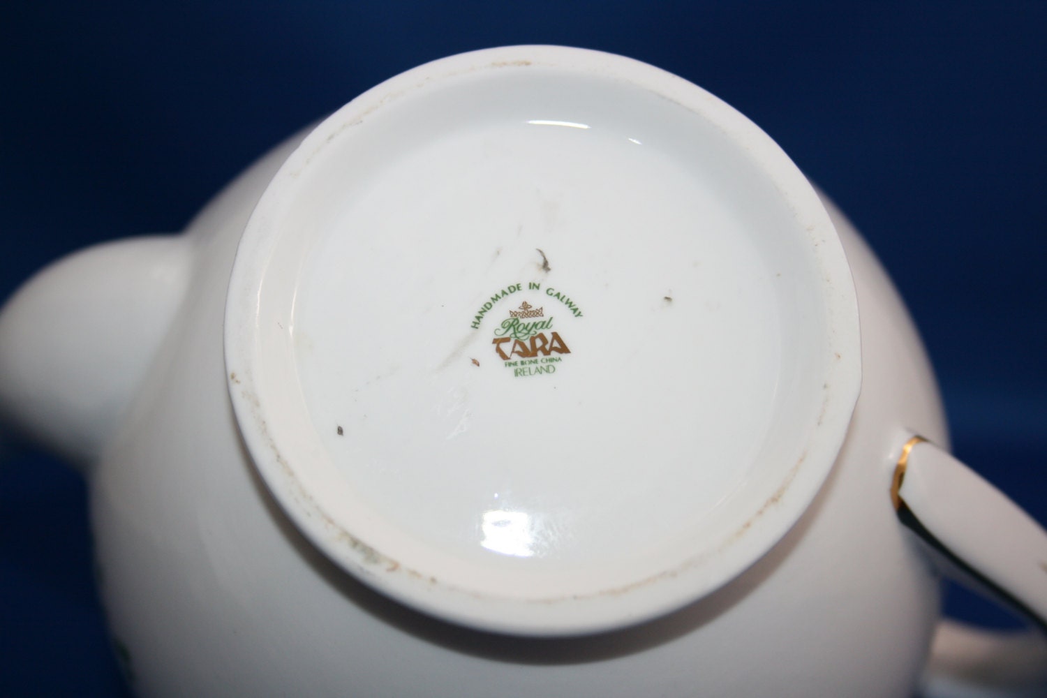 Vintage Royal Tara Shamrock Vine Teapot 2 Cup Tea Pot Trimmed with 24kt