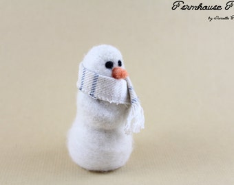 Snowman Needle Felting Kit - Beginner's Needle Felting Kit