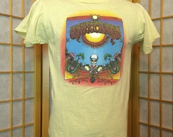 Vintage 1980s Grateful Dead T-Shirt Yellow in Great Condition No Stains, Holes or Other Defects