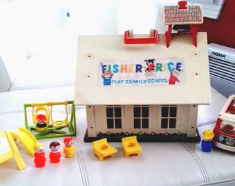 Fisher Price Little People 923 Play Family SCHOOL with little bus and other extra!!!