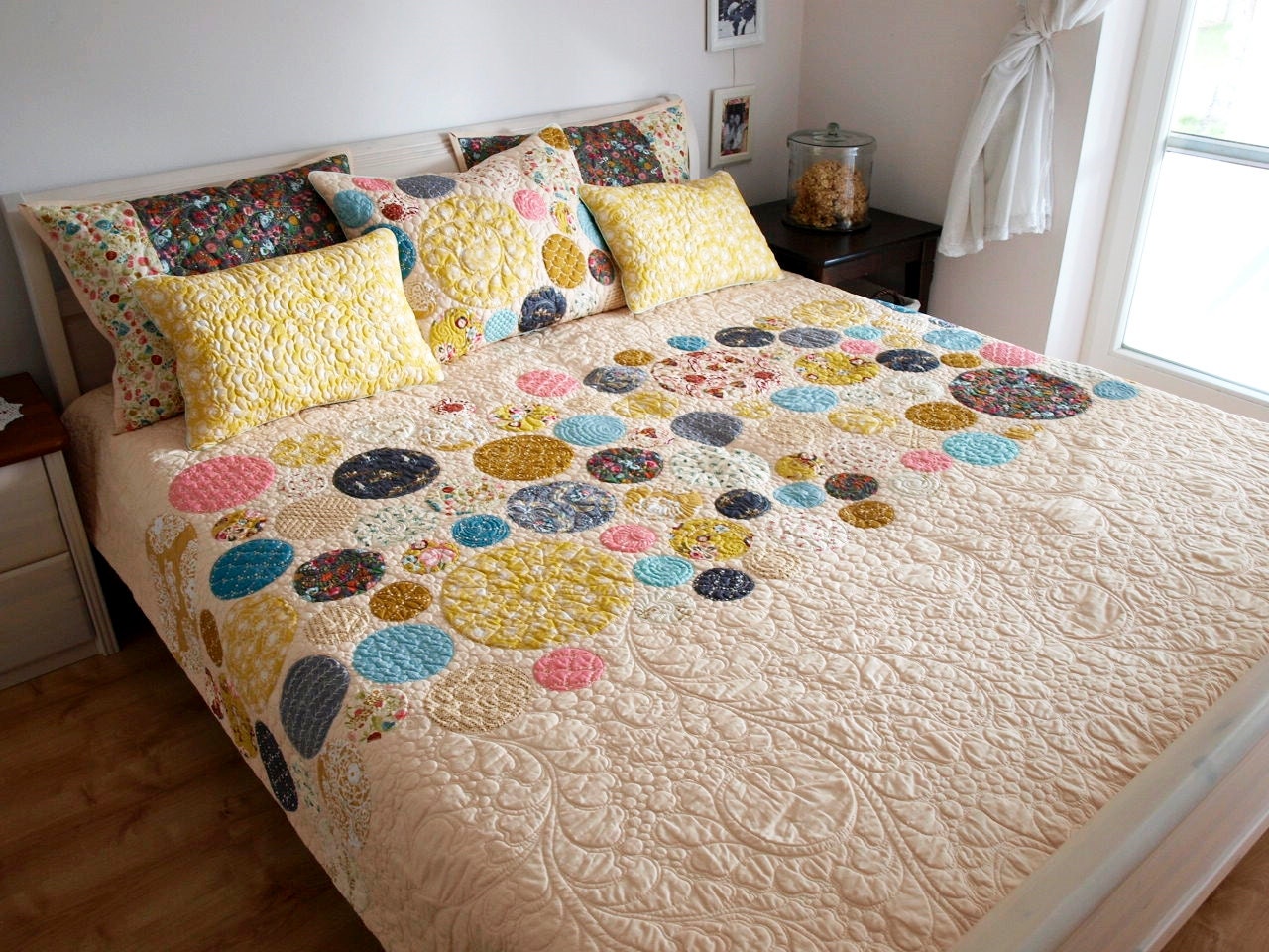 queen size quilt dotty quilt modern quilt homemade quilt