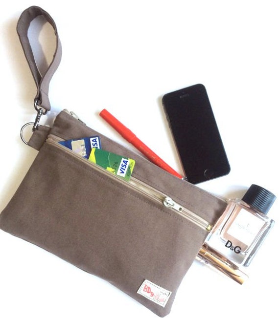 Wristlet purse. Summer small bag with wrist strap. by LaraCraftBDg