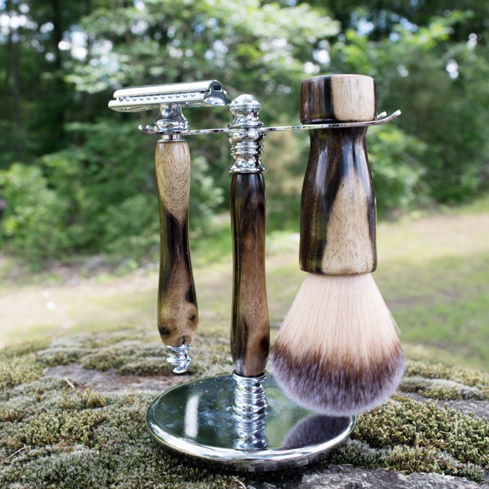 Double Edge Razor Set with Walnut Handles Walt