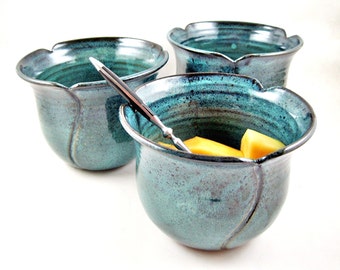 Pottery bowl set, serving bowls, teal blue tulip shaped bowls, wedding gift - In stock