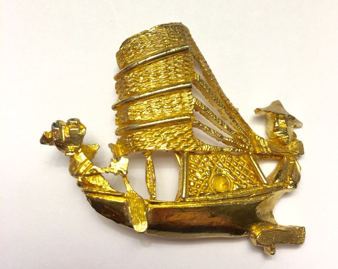 Chinese Junk Boat Brooch Dragon Figural Gold Tone Vintage