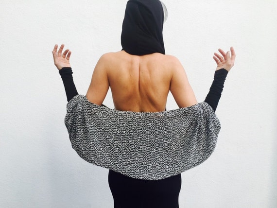 maxi shrug