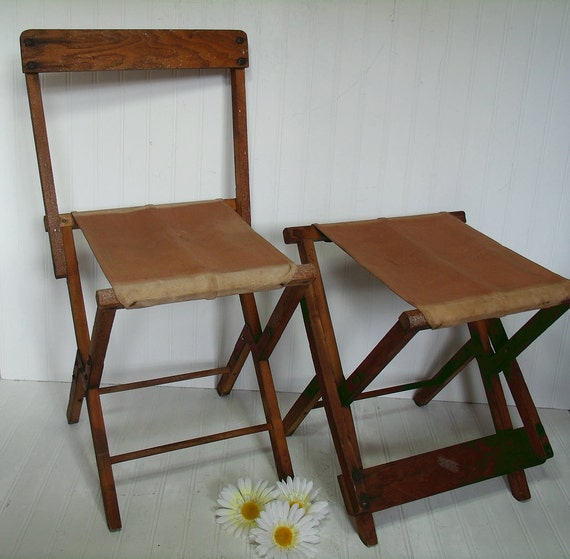 Vintage Khaki Canvas Fabric & Wood Convertible Camp Chairs Set