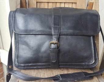 BRIEF /// Large Leather Messenger