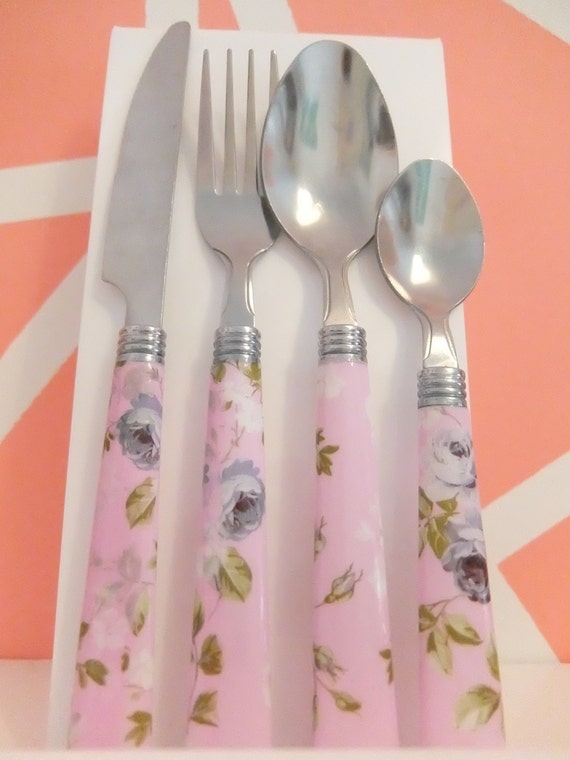 Pink Vintage Style Floral Cutlery Set