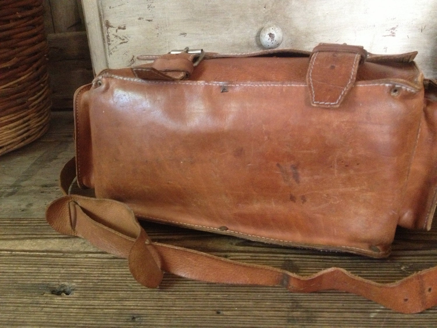 3x Vintage Saddle Leather Messenger Bags – Classics.Life