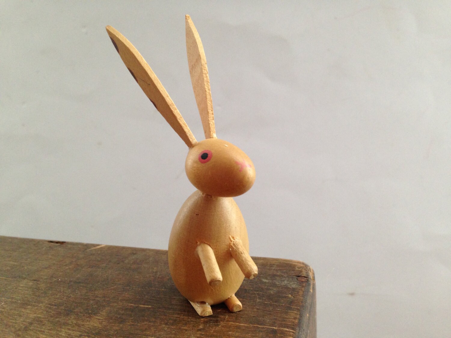 Wooden bunny Vintage Rabbit figurine Tiny wooden bunny