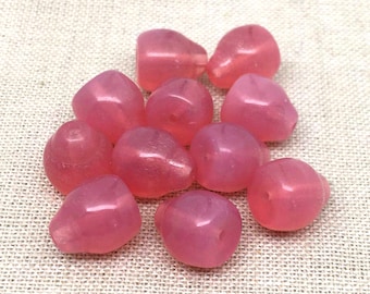12 Vintage Czech Opalescent Pink Glass Beads 10mm
