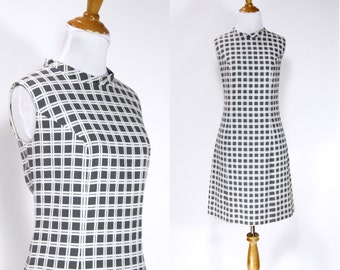 ON SALE Vintage 1960s Dress | 60s Mod Checked Shift Dress | Gray and White | M L