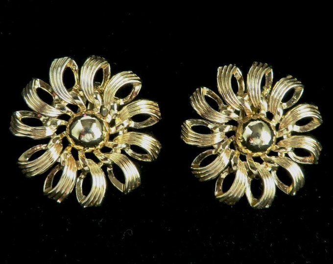 Vintage Kramer Gold Tone Flower Clip-on Earrings