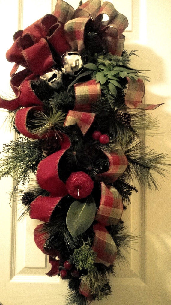 christmas teardrop swag by edanssecretgarden on etsy christmas teardrop swag by edanssecretgarden on etsy