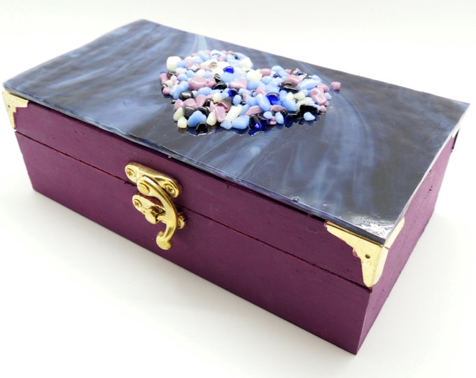 Large purple wooden trinket box. Heart glass detail accessory box. Wood & Glass trinket box. Coloured small wooden jewellery / jewelry box.