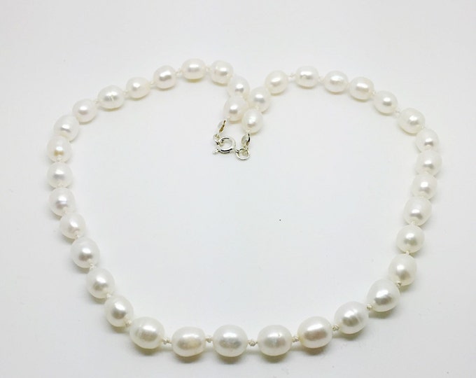 White freshwater pearl knotted necklace, pearl necklace, white pearl necklace, white freshwater pearl jewellry, knotted pearl