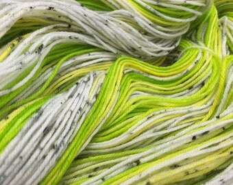 Lemon amd Lime on 4 ply Sock yarn superwash merino 100g 425 meters hand dyed yarn, variegated yarn, indie yarn,speckled yarn