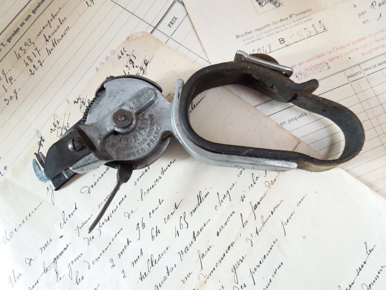 Adrian weavers knotter weaver's Antique textile tool