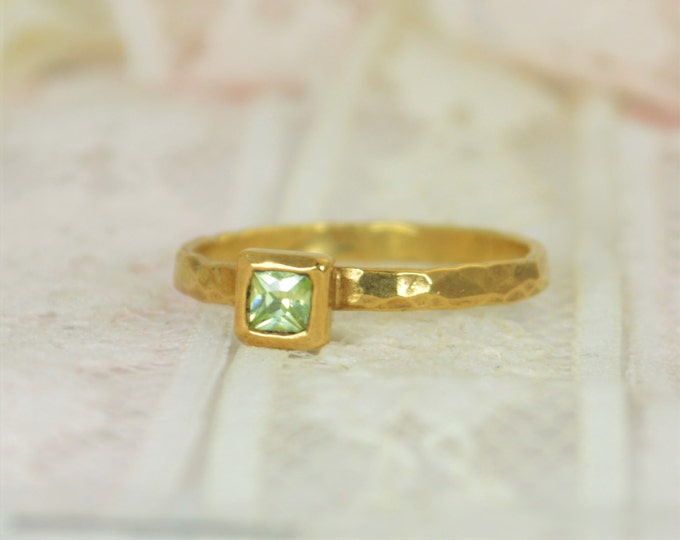 Square Peridot Engagement Ring, 14k Gold, Peridot Wedding Ring Set, Rustic Wedding Ring Set, August Birthstone, Solid Gold, Peridot