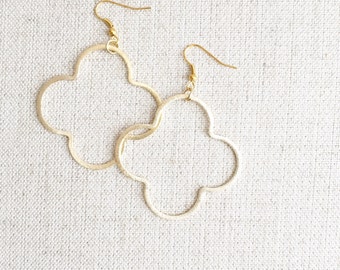 Quatrefoil Earrings Gold Hoops/ Fall Fashion / Style + Trend / Simple Gold Earrings / Boutique Jewelry / Minimalist / Glitz & Glam / Sparkle