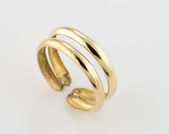 Gold toe ring. foot accessories. foot ring. adjustable toe ring. toe ring gold. gypsy jewelry. boho rings. bridesmaid gifts.