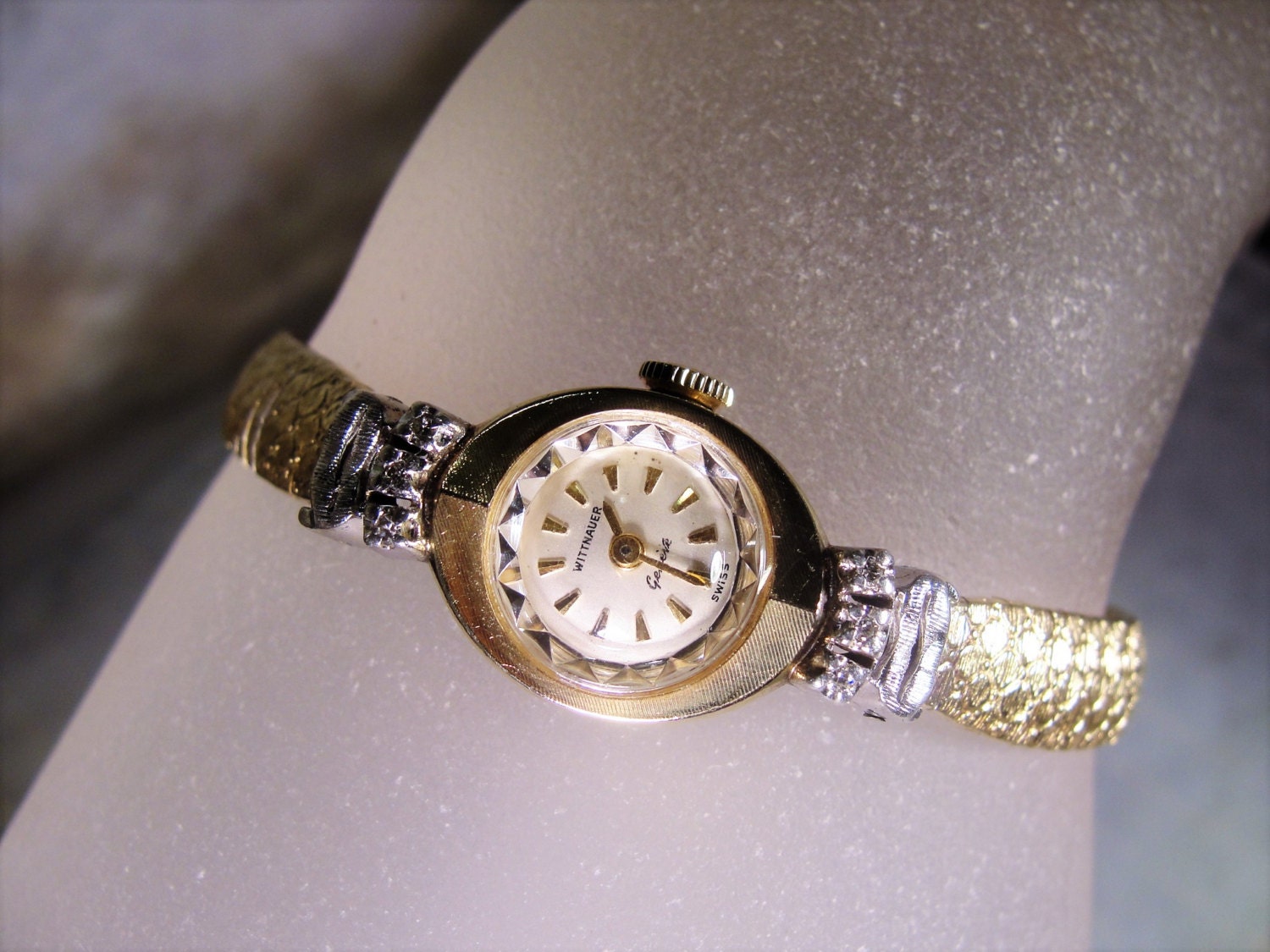 1940s WITTNAUER Mechanical Watch Ladies Watch Diamond Watch