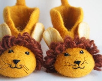 100% Wool kids Animal Slippers, Kids Shoes, Animal Slippers, Children shoes, Lion slippers, Handmade Shoes, Hand Felted Baby Shoes