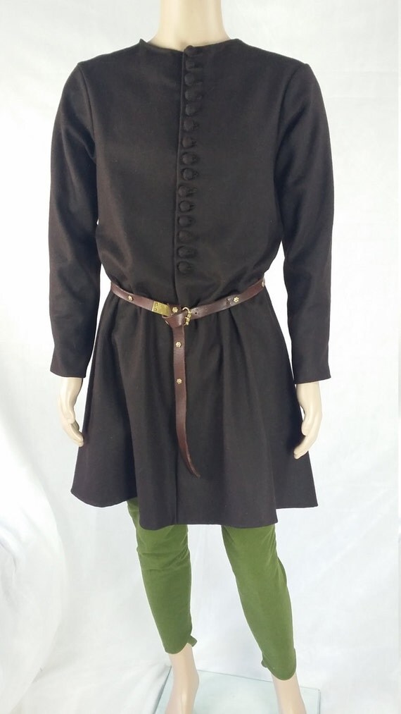 Medieval kirtle with buttons