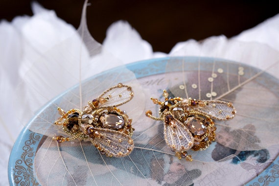 Bee jewelry Honey bee Bridal shower gift Insect jewelry Woodland jewelry Gold Bee brooch Wedding jewelry Pair of pins Bumble bee brooch