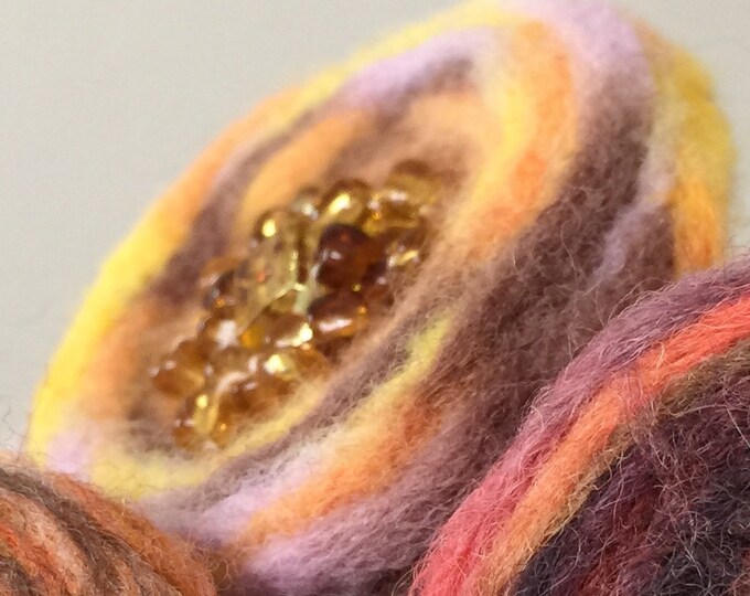 Merino Wool Silk Brooch Cute Round Beaded Felted Brooch Fun Dress Accessories Felt Wearable Art Round Flower Lapel Pin Personalized Gift