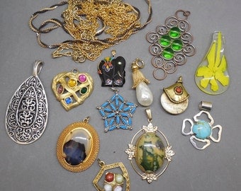 12 Retro '60s and '70s Large Pendant Necklace Lot NP11