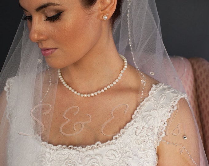 SALE//White color: CASCADING Veil with SCALLOPED edging and Swarovski Crystals, bridal veil, beaded veil, wedding veil