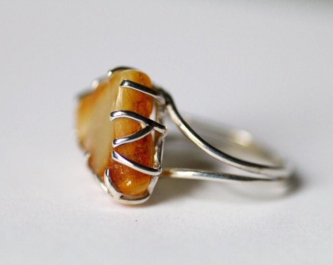 Raw amber ring, Gold ring, Yellow stone ring, Natural stone ring, Interesting ring , Orange stone ring, Gold Engagement Ring, Womens ring