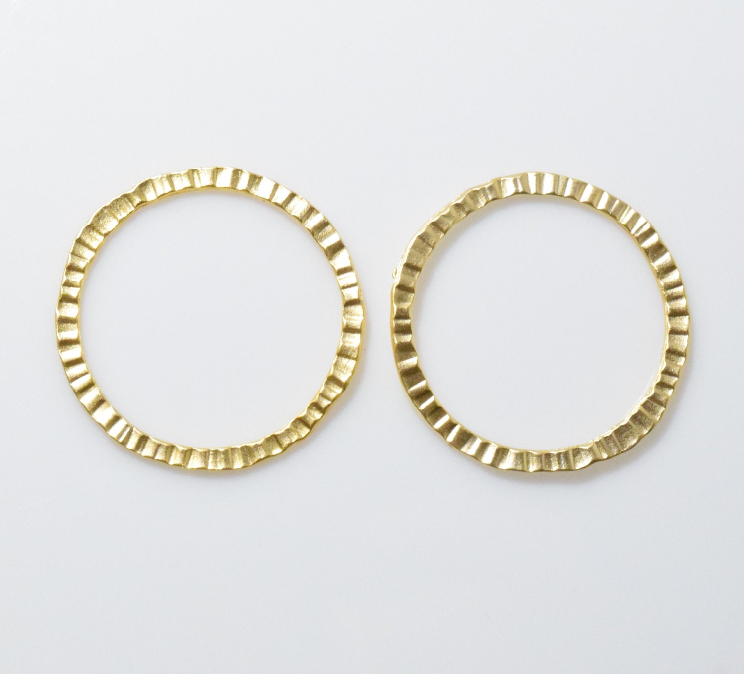 Round Brass Connector Round Pendant . Jewelry Craft Supply