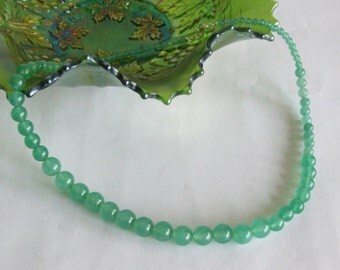 Graduated Jade Bead Necklace