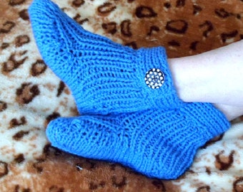 SLIPPER SOCKS, LADIES Knitted slippers.