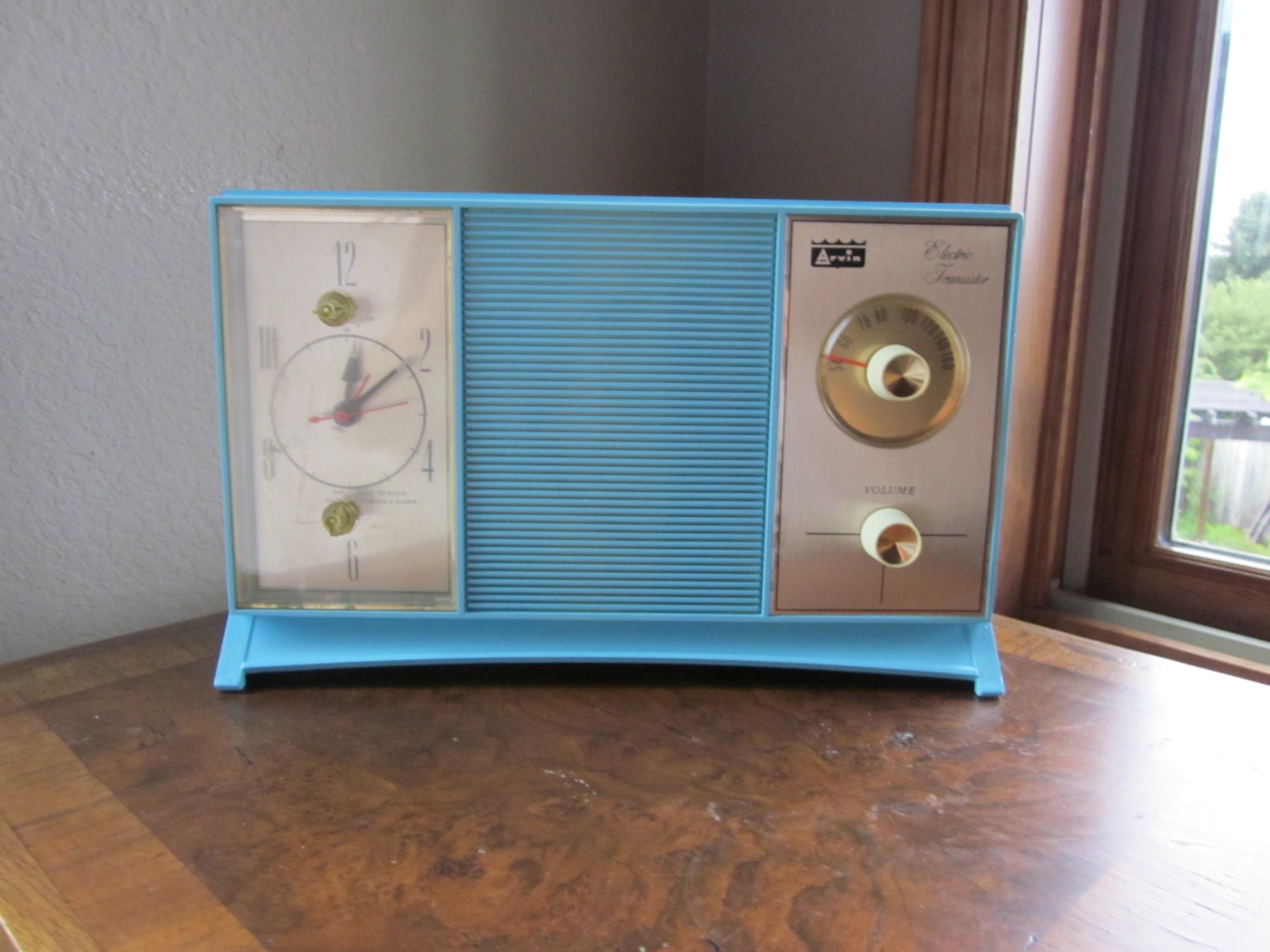 Vintage Clock/Radio AM 1960s Arvin 56R27