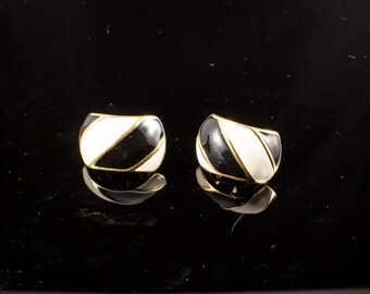 Napier vintage clip on earrings
