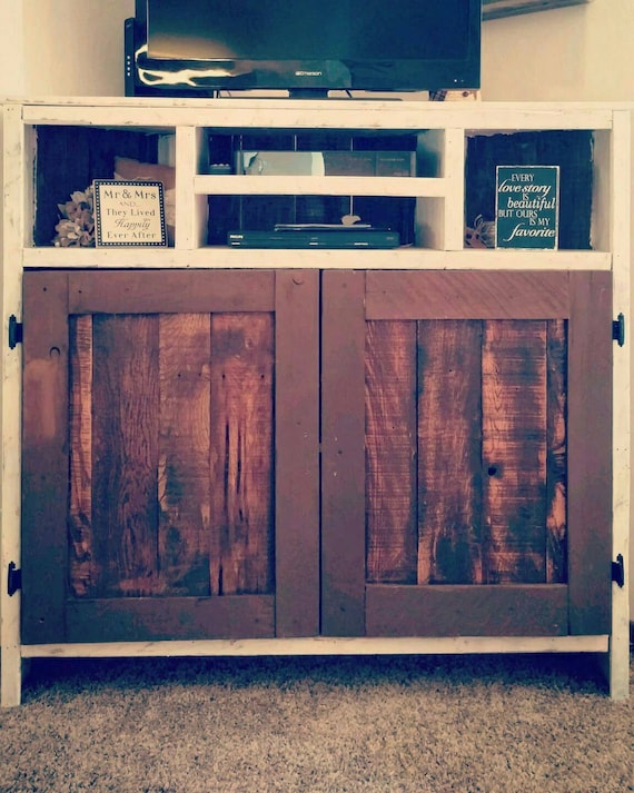 Rustic corner tv stand by PalletCouple on Etsy