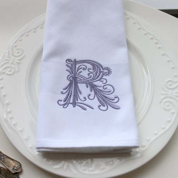 Set of 4 Monogrammed Napkins / Personalized by JuliaEmbroidery