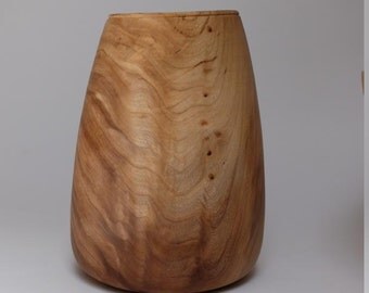Hand turned vase from Ulme\Rüster