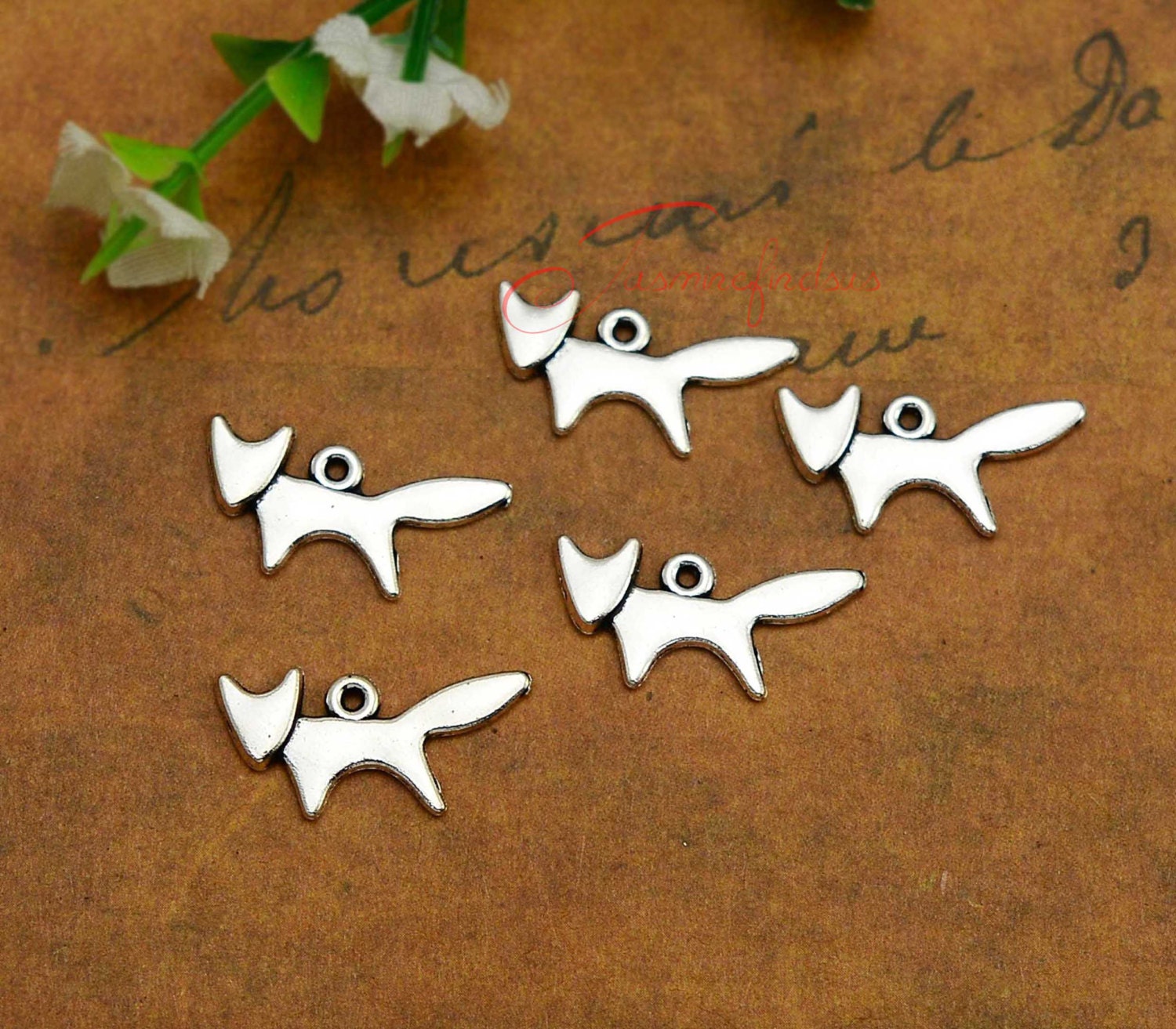 50PCS--20x10mm Fox charms, Antique Tibetan Silver Tone Fox Charm pendants, DIY Findings, Jewelry Making steampunk buy now online