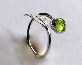 Twig ring, leaf ring, peridot ring, silver ring, gemstone ring, branch ring, nature ring, dainty ring, toe ring - Gone with the wind R2062-2