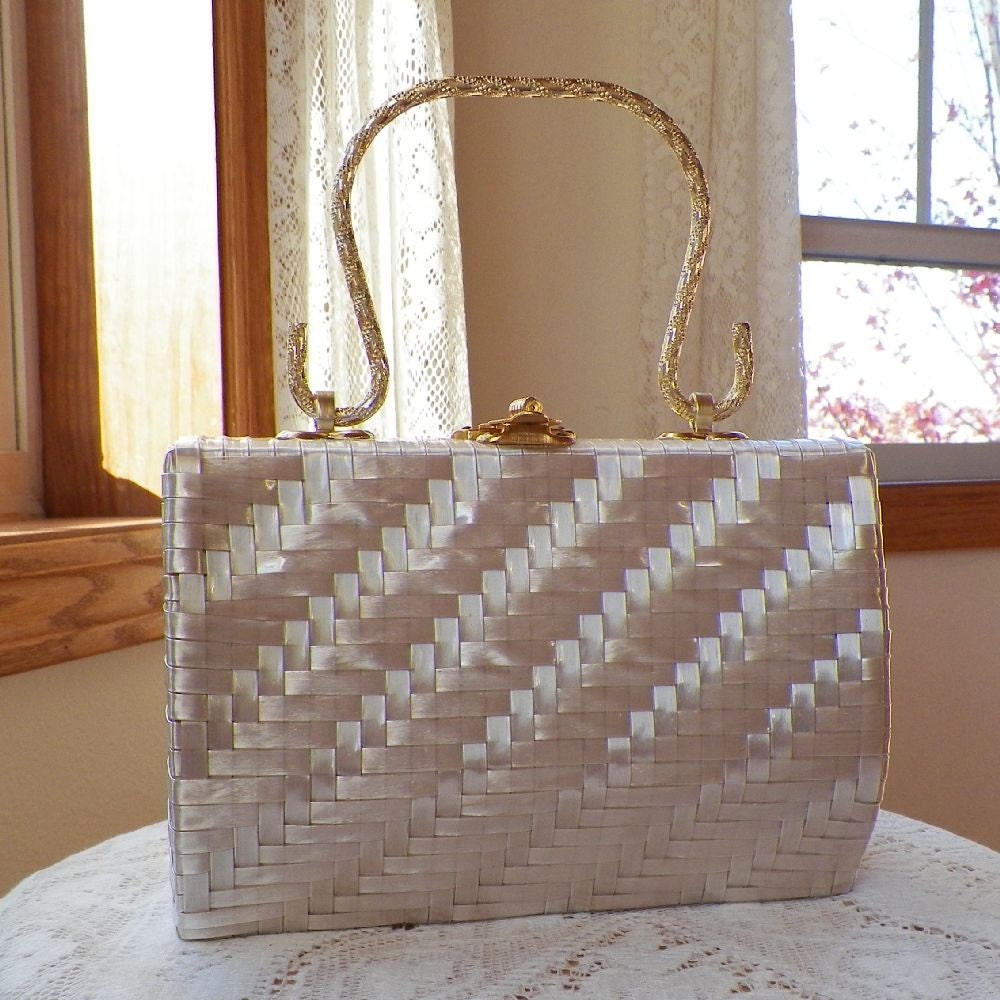 pearl basket bag