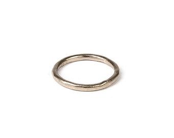 18ct white gold wedding band, 2mm wide, simple band, minimalist ring, hammered gold ring