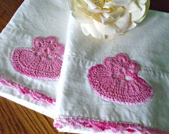 2 Vintage Cotton Pillowcases / Pink Cotton Lace Edge / White Cotton / Childs Pillowcases / Set / Pink Crochet Design / Girls Bedding / Small