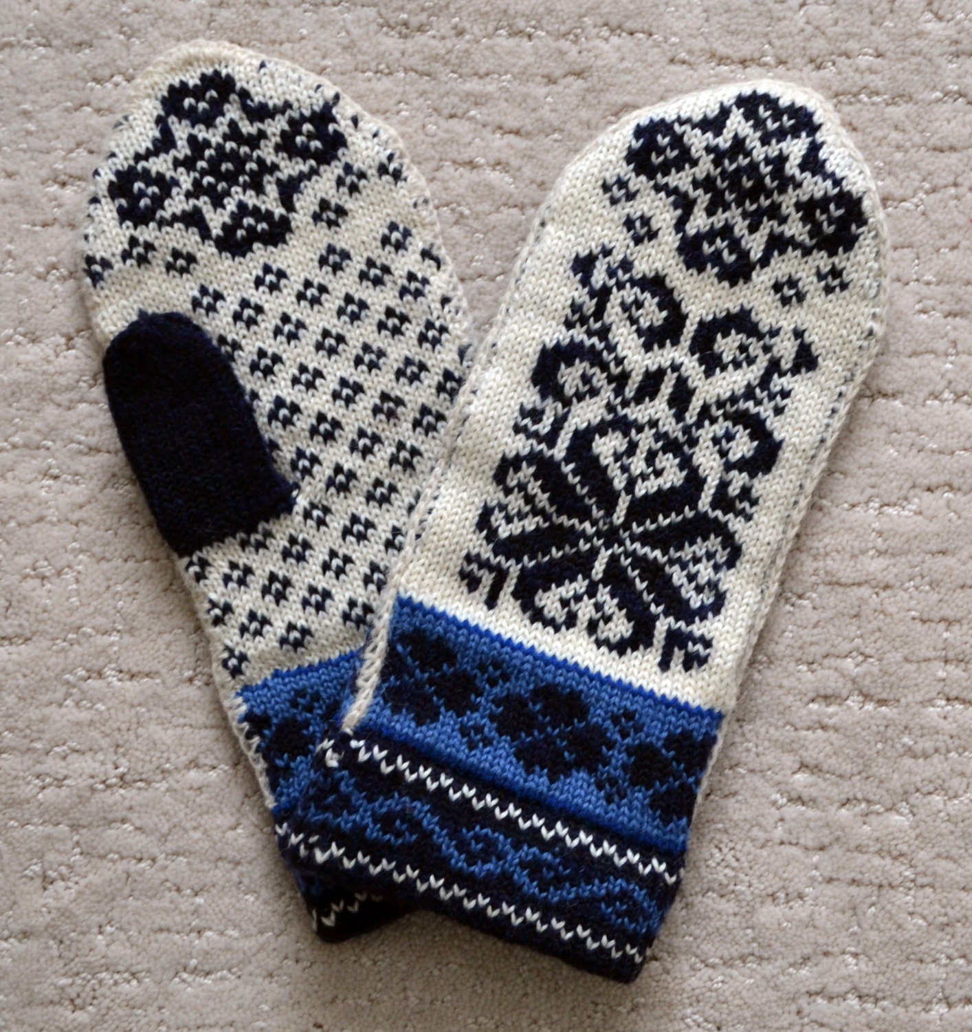Wool Mittens Norwegian Scandinavian folk art hand crafted
