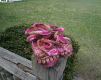 Stay-on Baby Booties - Size 3 to 6 Month - Pink Camo - Hand Knit